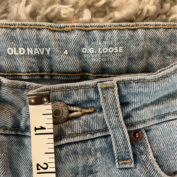 Distressed loose straight leg mom jeans - Picture 4 of 6